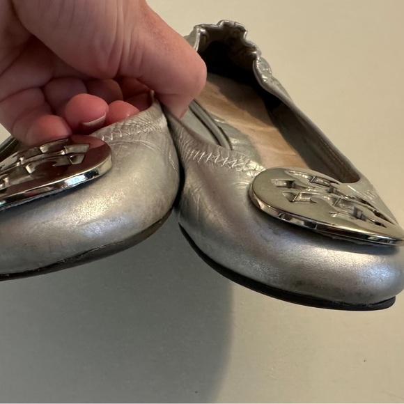 TORY BURCH Reva Flats Silver Slip On Shoes Designer 5.5 Workwear Casual Metallic - Picture 6 of 13